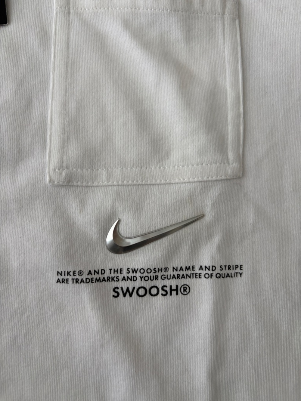 Nike Womens White Boxy Fit Crop T-Shirt with Metallic Swoosh Size Medium
